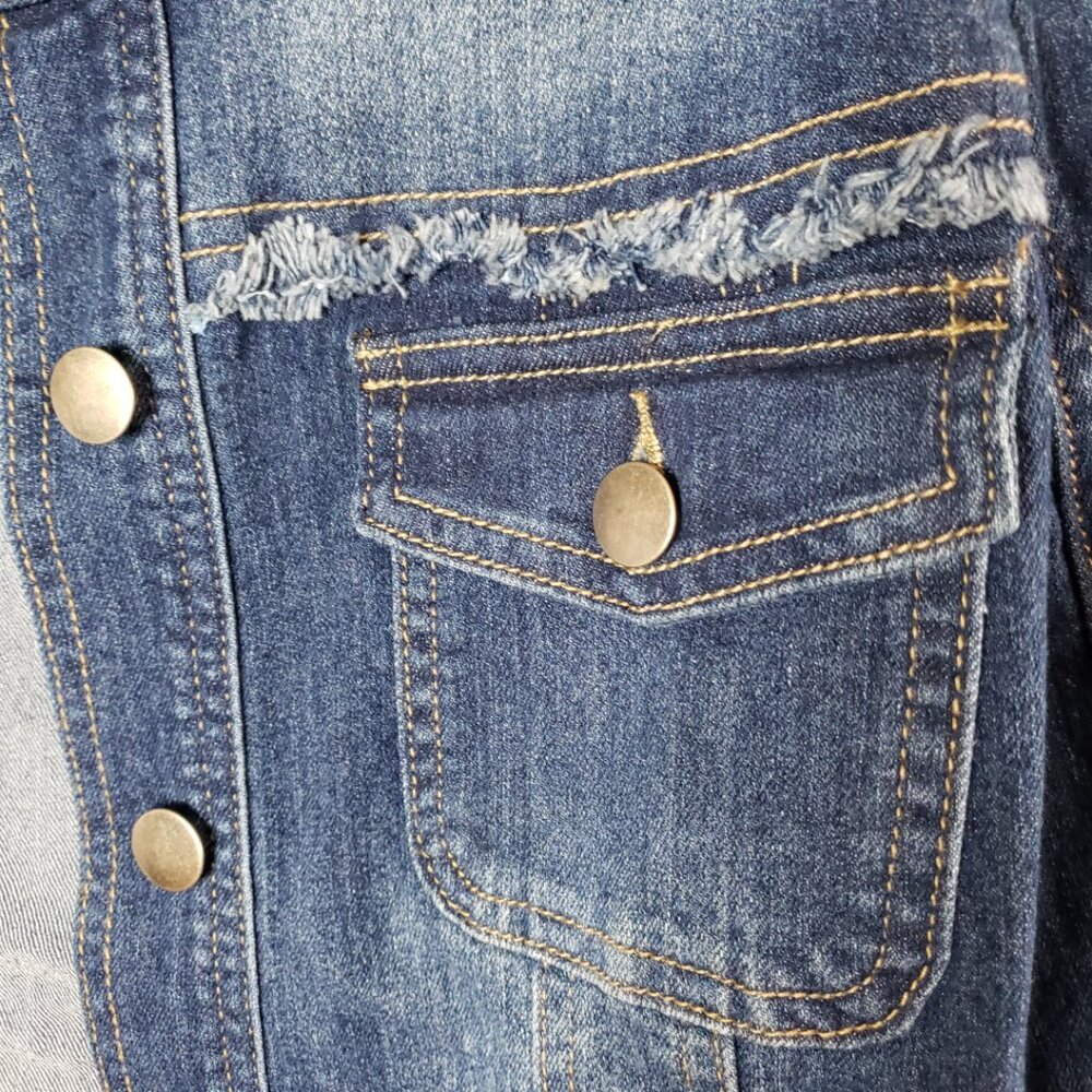 AMI Frayed Jean Denim Jacket - Picture 3 of 10